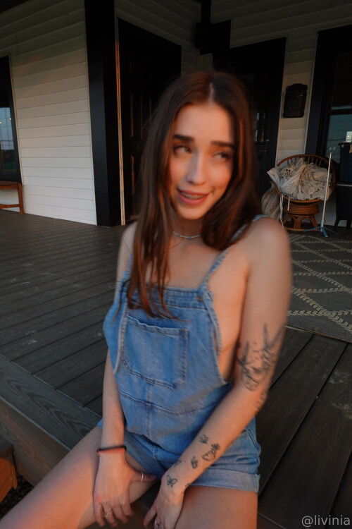 Livinia Roberts | urfavonlinesloot Nude Leaked Onlyfans Photo Livinia Roberts | urfavonlinesloot Nude Leaked Onlyfans Photo