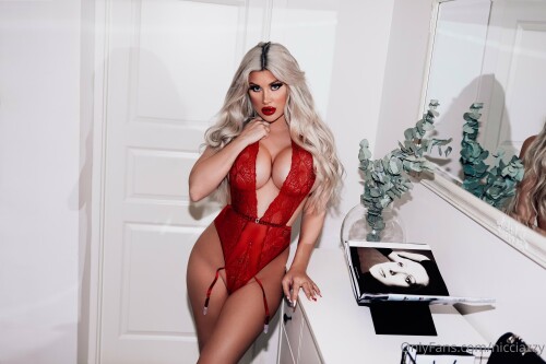 Nicci Azzy (Nicolina Azzander) Nude Leaked Onlyfans Photo