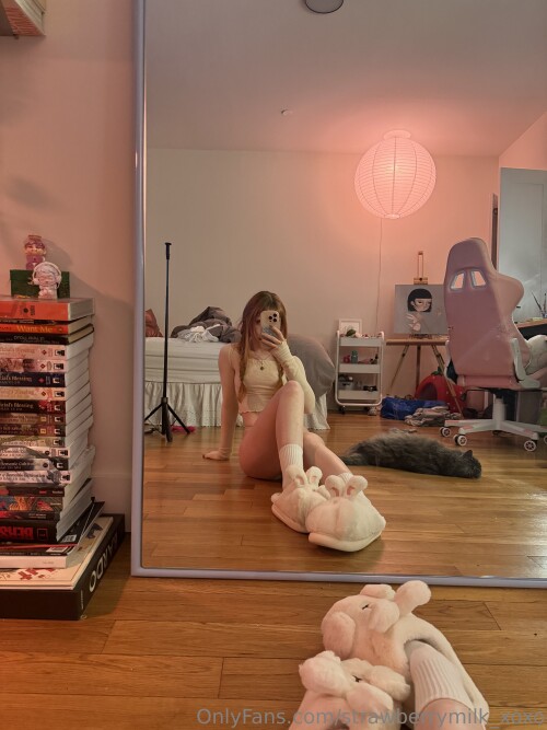 strawberrymilk_xoxo Nude Leaked Onlyfans Photo strawberrymilk_xoxo Nude Leaked Onlyfans Photo