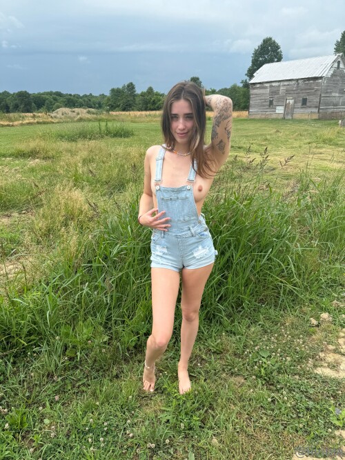 Livinia Roberts | urfavonlinesloot Nude Leaked Onlyfans Photo Livinia Roberts | urfavonlinesloot Nude Leaked Onlyfans Photo