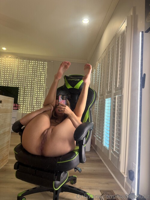 Maddie May (BubbleBratz) Nude Leaked Onlyfans Photo Maddie May (BubbleBratz) Nude Leaked Onlyfans Photo