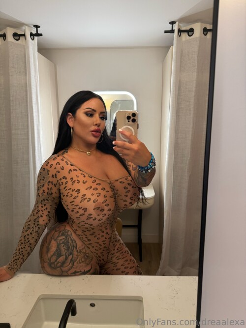 DICKtator aka dreaalexa Nude Leaked Onlyfans Photo DICKtator aka dreaalexa Nude Leaked Onlyfans Photo