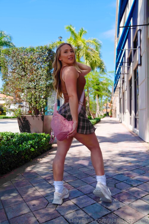 AJ Applegate Nude Leaked Onlyfans Photo AJ Applegate Nude Leaked Onlyfans Photo