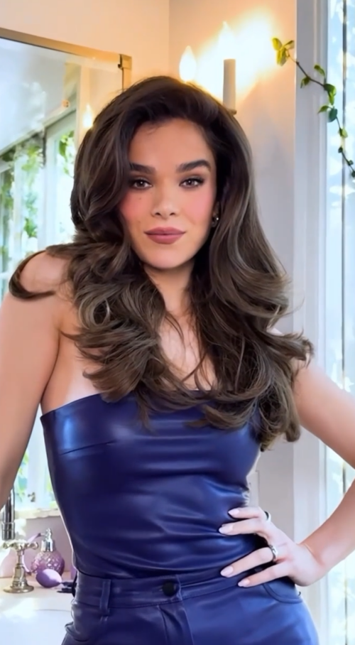 Hailee Steinfeld Photo 4