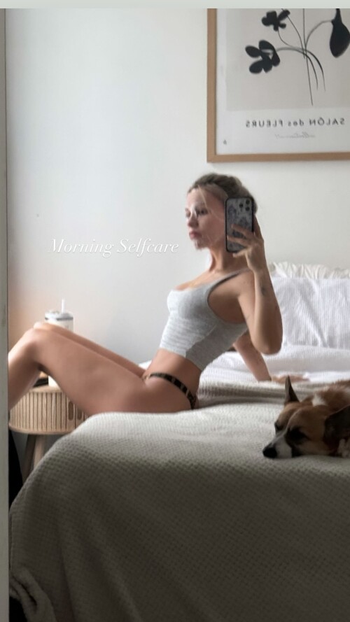 Ema Louise / xemalouise Nude Leaked Onlyfans Photo Ema Louise / xemalouise Nude Leaked Onlyfans Photo