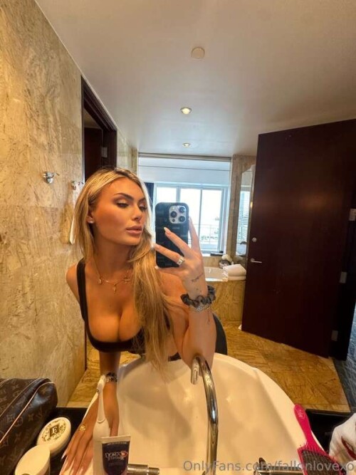 Fallonlovexo Nude Leaked Onlyfans Photo Fallonlovexo Nude Leaked Onlyfans Photo