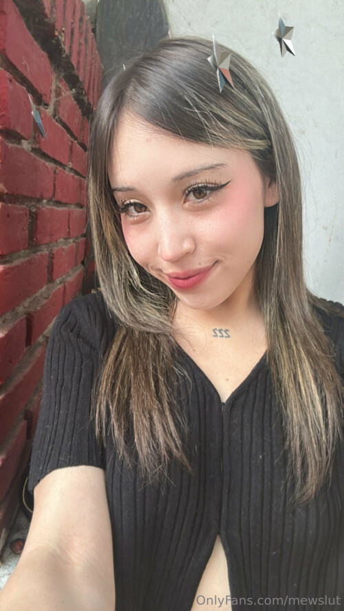 MewSlut Nude Leaked Onlyfans Photo