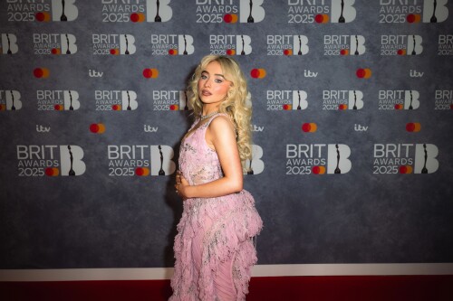 601124941_resize_sabrina-carpenter-jpg422c667f15bd6bae.jpg