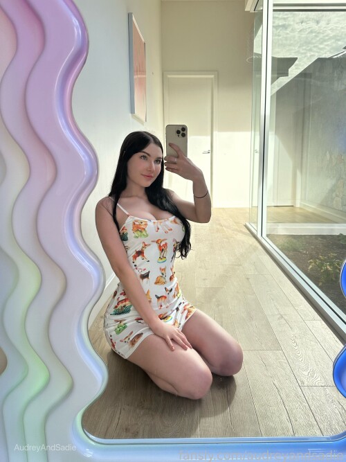 Audrey & Sadie Nude Leaked Onlyfans Photo Audrey & Sadie Nude Leaked Onlyfans Photo