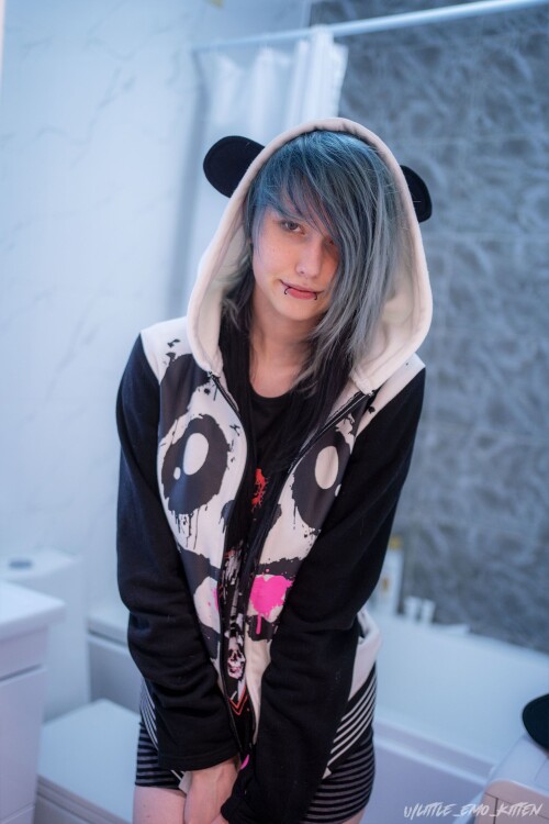 little_emo_kitten Nude Leaked Onlyfans Photo little_emo_kitten Nude Leaked Onlyfans Photo