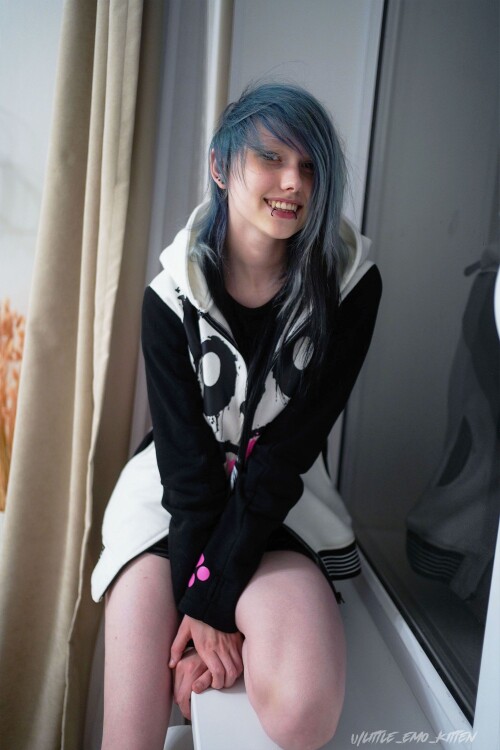 little_emo_kitten Nude Leaked Onlyfans Photo little_emo_kitten Nude Leaked Onlyfans Photo