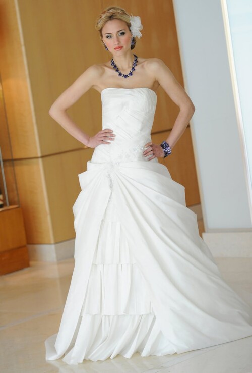 740full-naomi-kyle-17c0c3f49e540c30d.md.jpg