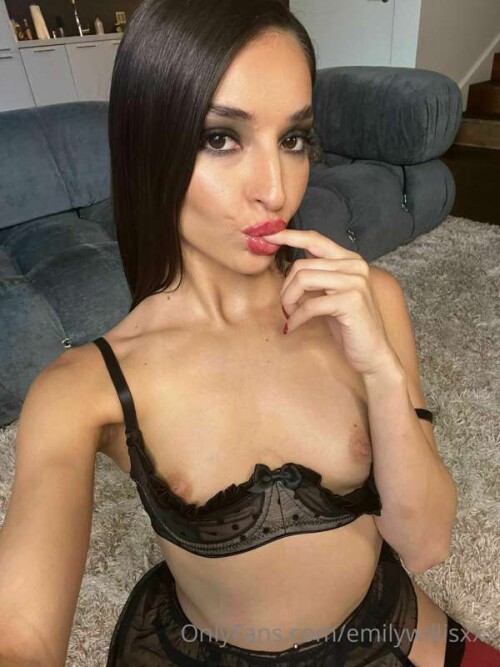 Emily Willis Nude Leaked Onlyfans Photo Emily Willis Nude Leaked Onlyfans Photo