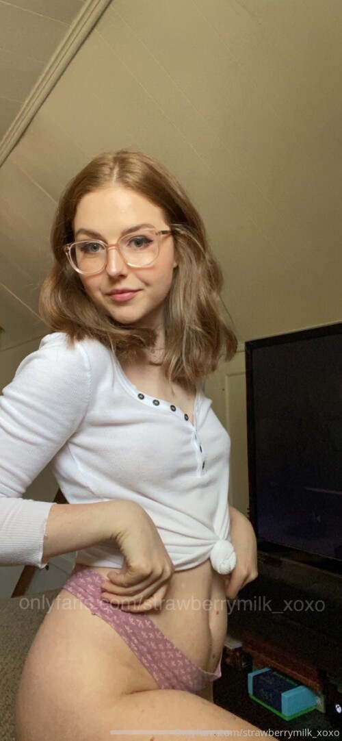 strawberrymilk_xoxo Nude Leaked Onlyfans Photo strawberrymilk_xoxo Nude Leaked Onlyfans Photo