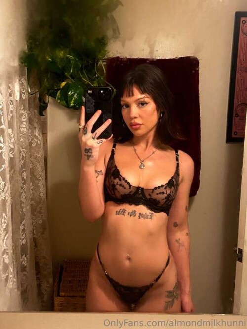 AlmondMilkHunni Nude Leaked Onlyfans Photo AlmondMilkHunni Nude Leaked Onlyfans Photo