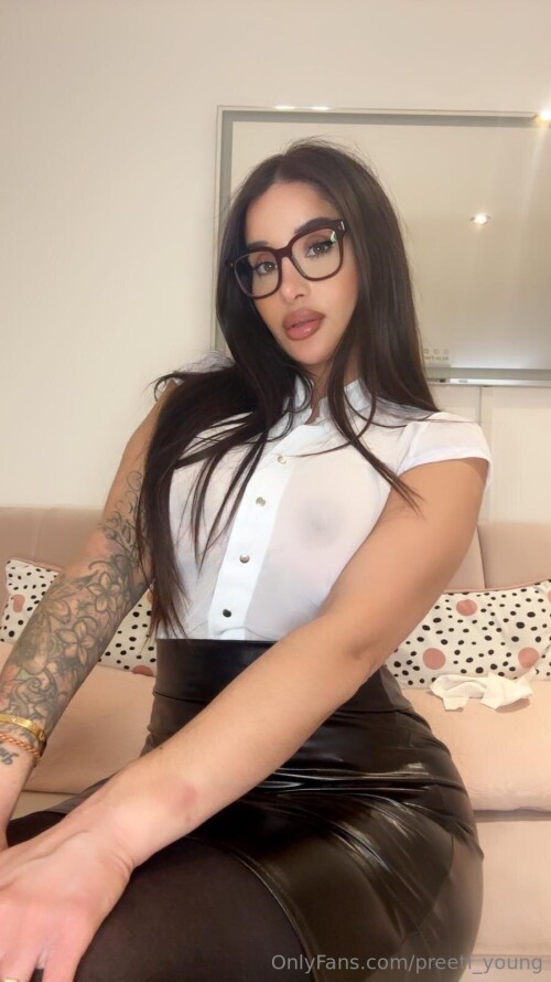 Preeti and Priya Indian Twins Nude Leaked Onlyfans Photo