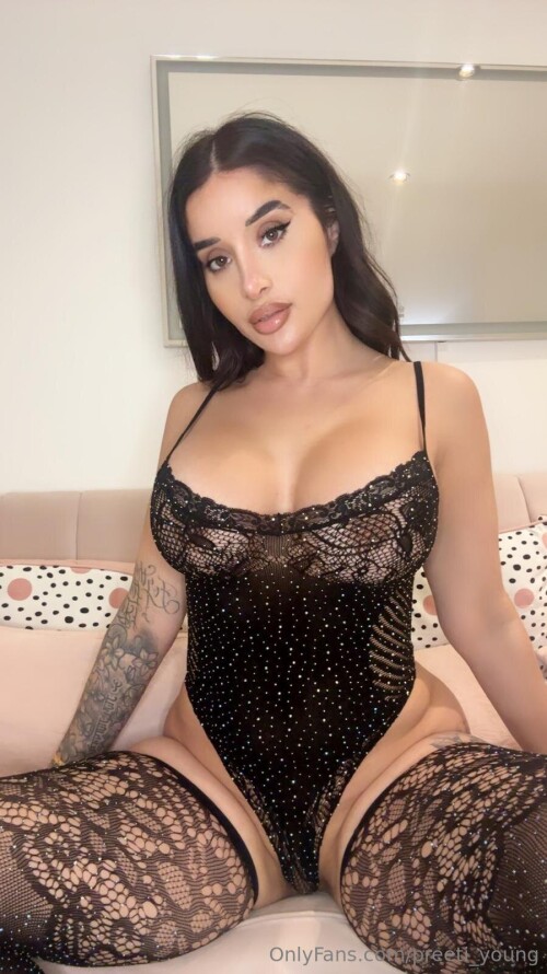 Preeti and Priya Indian Twins Nude Leaked Onlyfans Photo