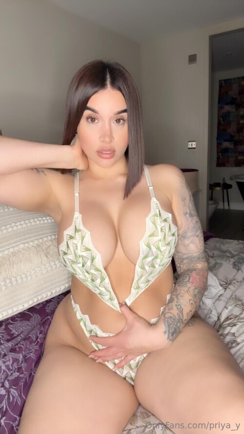 Preeti and Priya Indian Twins Nude Leaked Onlyfans Photo