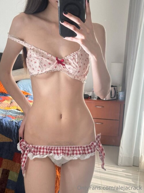 Aleja Crack Nude Leaked Onlyfans Photo Aleja Crack Nude Leaked Onlyfans Photo