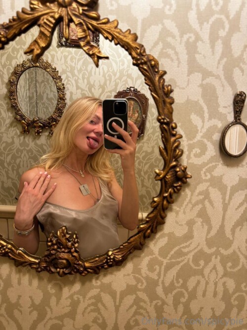 Spicypie/Merrypie/Mariapie Nude Leaked Onlyfans Photo Spicypie/Merrypie/Mariapie Nude Leaked Onlyfans Photo