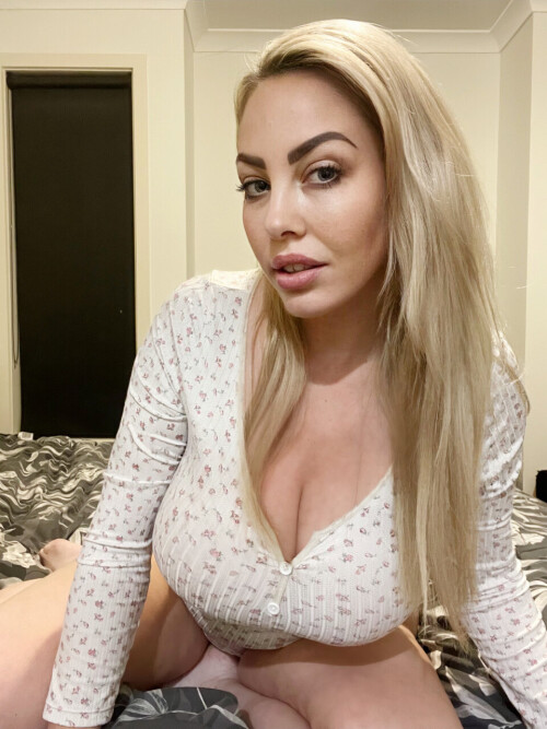 Milf - EvieLeana Nude Leaked Onlyfans Photo Milf - EvieLeana Nude Leaked Onlyfans Photo