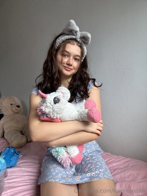 Xenicka _ mala.xenicka _ mala.xenickaa Kleines Mädchen🌸/ kleine.xenia Nude Leaked Onlyfans Photo
