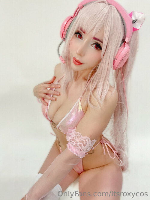 Roxyfoxycos Nude Leaked Onlyfans Photo