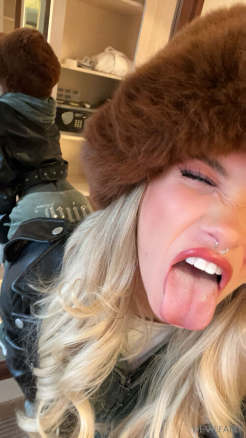 SOZZLEPOPP / devilfairyyy Nude Leaked Onlyfans Photo SOZZLEPOPP / devilfairyyy Nude Leaked Onlyfans Photo