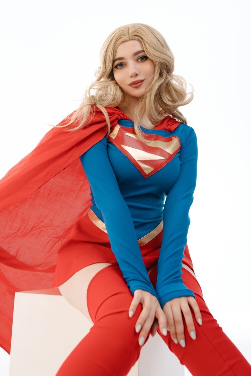 Alina-Becker---Supergirl-56a2c7af7541a4c0b.md.jpg