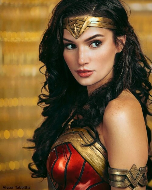 Alyson-Tabbitha---Wonder-Woman-cosplay-5267951fe247a6de4.md.jpg