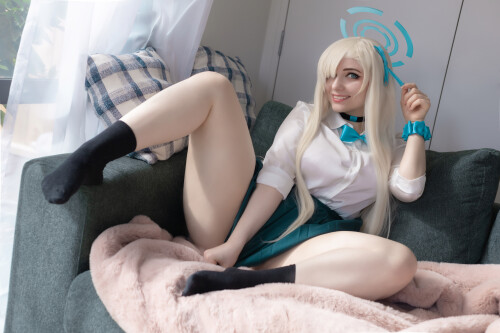 Asuna-school-girl_5f298184f14471f4a.jpg