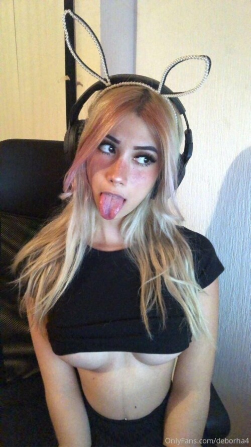 Beauty-babe-deborha4-sexy-selfpics26db3e4fce42850b.jpg