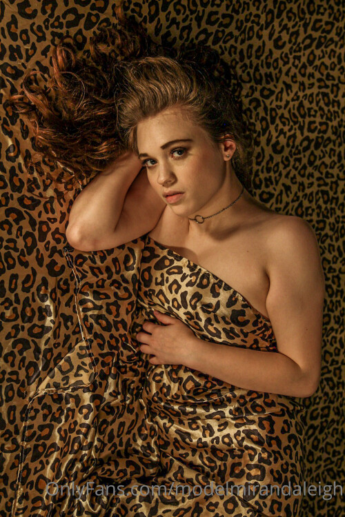 Bedroom-Eyes-_00026742ce44610fbb89.jpg