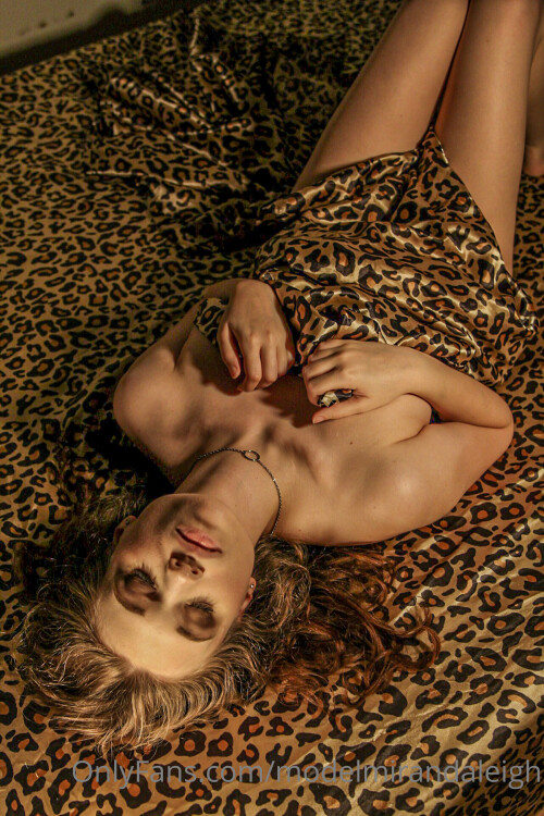Bedroom-Eyes-_0016e6d6a6d29770cd4a.jpg