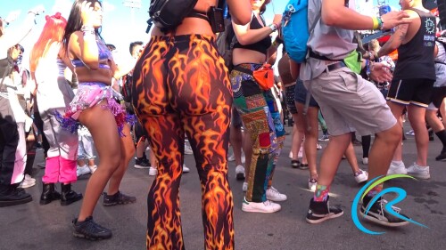 Bouncy-Jiggly-Latina--Shes-On-Fire----RaveCandids-103.m4v_snapshot_01.40.100818e9883b129b65e.jpg