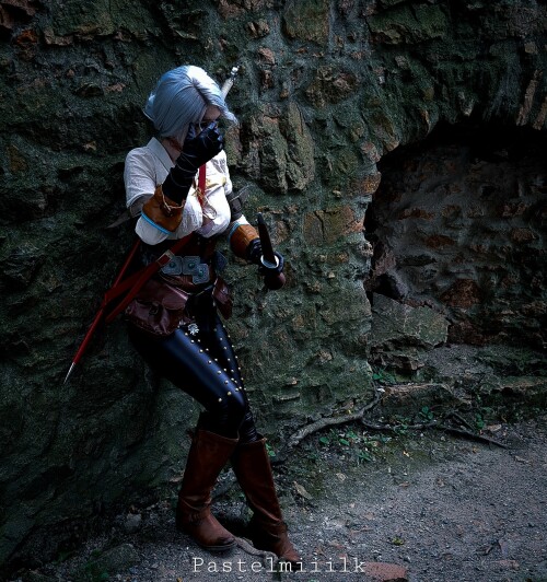 Ciri-castle-58ef93a25f07dc89d.md.jpg