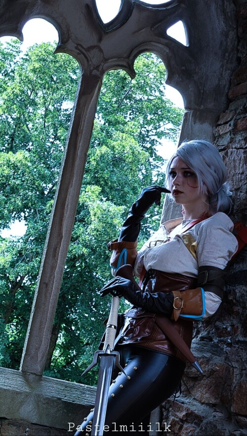 Ciri-castle-987409b57d605d3d4.md.jpg