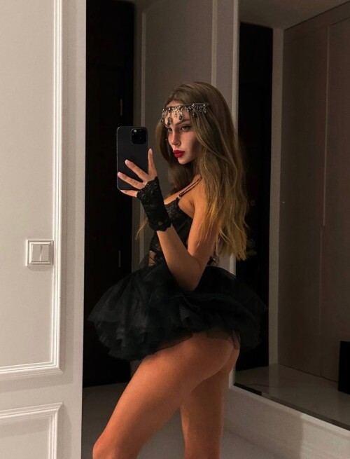 Nessa Orlova | rusmeganfox | nessamooore Nude Leaked Onlyfans Photo