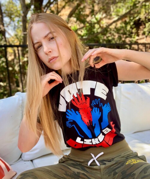 EgxuyxfVoAA0fNqe666c906601b51bd.md.jpg