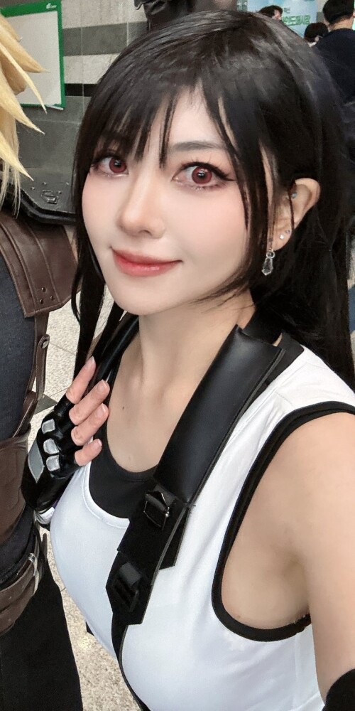 GIOEA2lbEAEqgLva042900e92db24d6.md.jpg