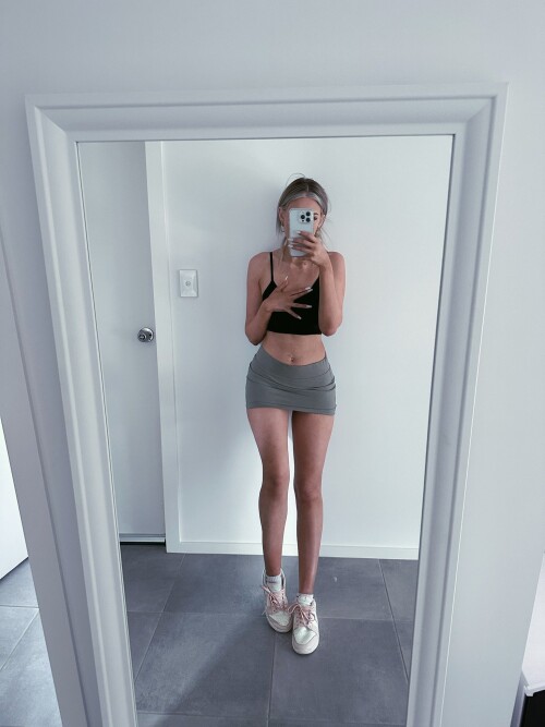 GKm5fXgakAAxmvV2a25e8b881a87399.jpg
