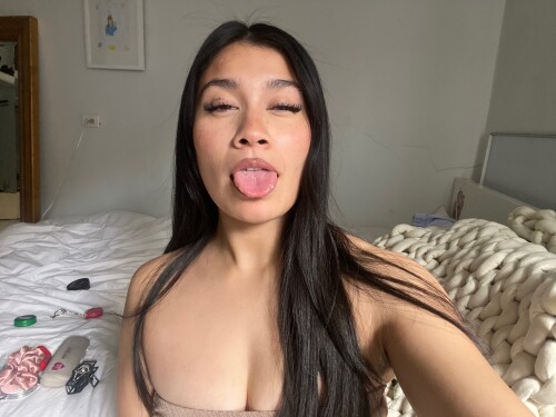 GLKWCRBbsAAhst1c6c424410d4160ee.jpg