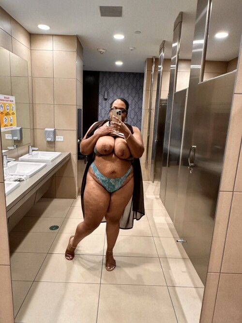 GRMVwtwW8AAlksi4bd51939ca2c8c89.jpg