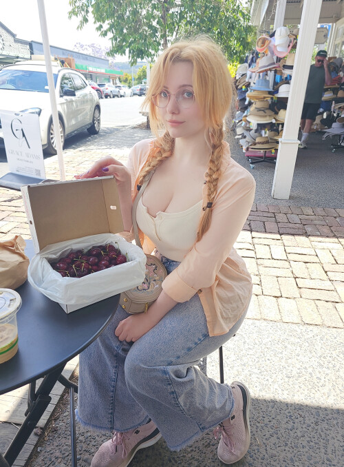 GfVEvLya4AAE6CJ28cab729545f2368.jpg