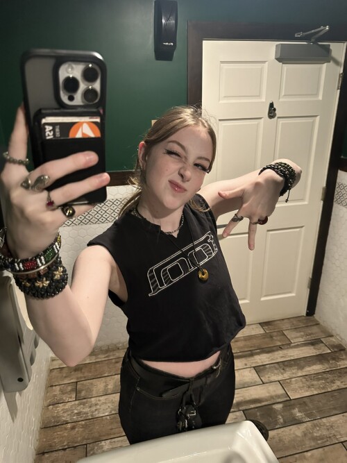 GrQp1-AWYAAg7XIc6d249f86d835224.jpg