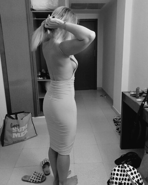 Hailey-Welch-Feet-8035395110756b5cddea40c.md.jpg