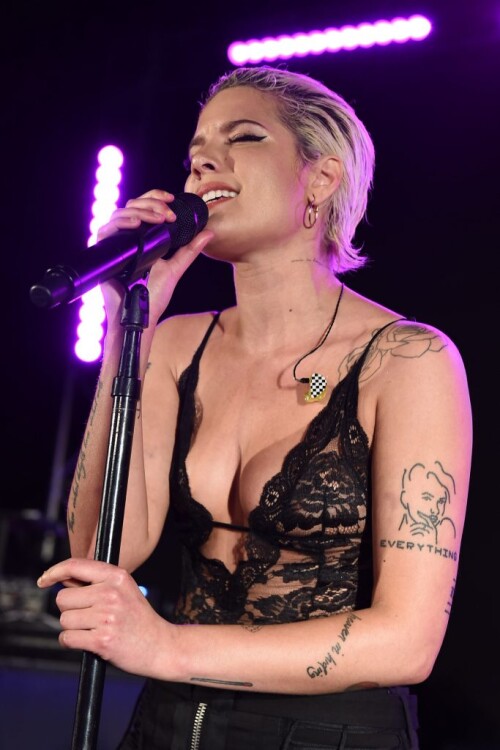 Halsey-Nipples-in-a-See-through-black-lace-bodysuit-025-683x102469230150911eb8f3.jpg