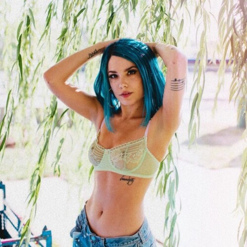 Halsey-Posing-in-See-Through-Lace-Bra-Showing-Nipples--768x76829d144f2acf80f91.jpg