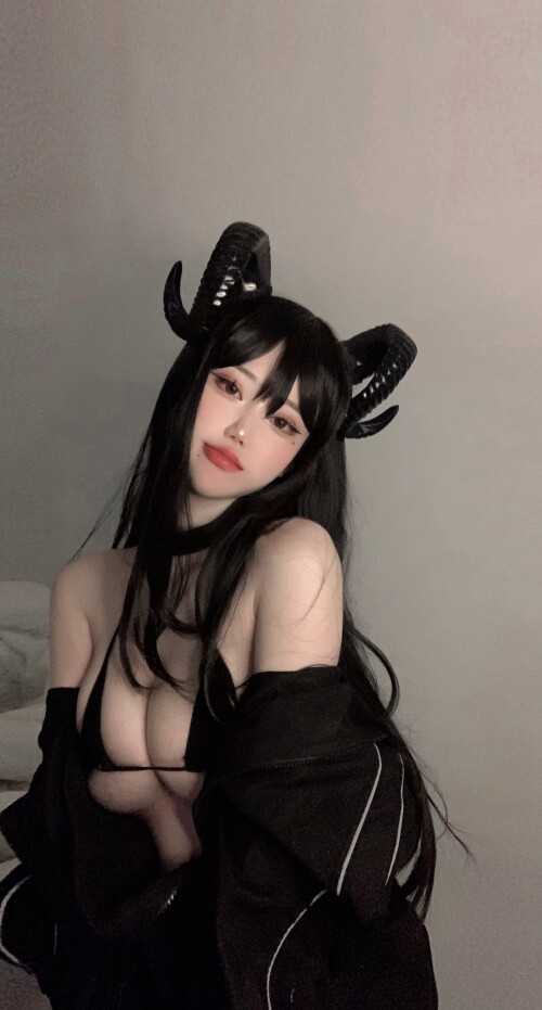 Horns-2a6d66bc7b759260e407606d9a06f9251.jpg