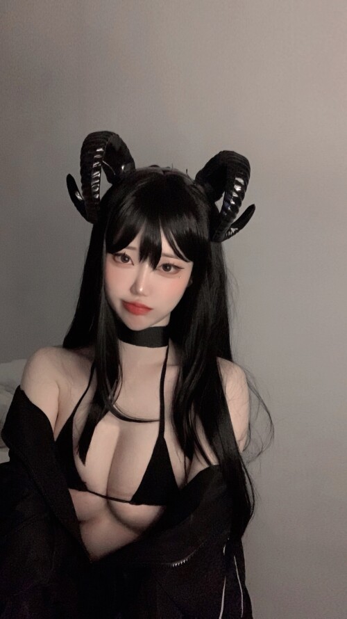 Horns-3adadfb5c2fbe0df2f1fa661d600e2439.jpg